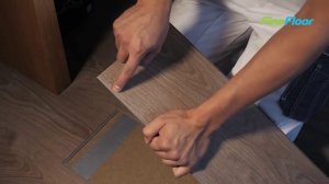 Замена поврежденной планки кварц винила  Ремонт замковой плитки ПВХ