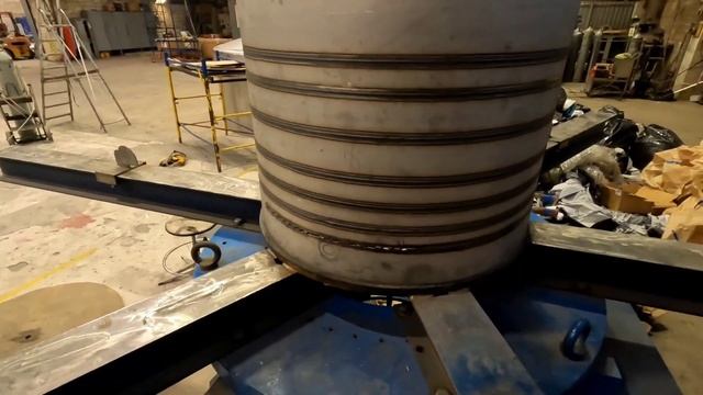 Сварочная колонна для плазменной сварки емкостей из нержавеющей стали (45 метров швов) смотреть онлайн