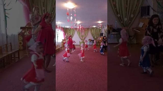 Танец матрёшек в младшей группе смотреть онлайн