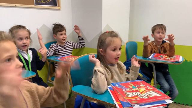 "Учим правильно произносить буквы" - группа Langwe Kids смотреть онлайн