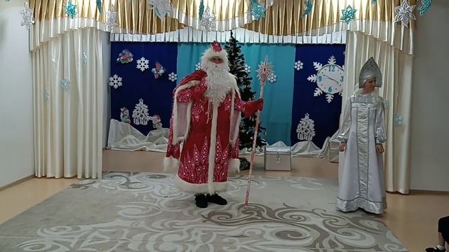 Новогодний праздник "Разбойники в гостях у Деда Мороза" средняя группа смотреть онлайн