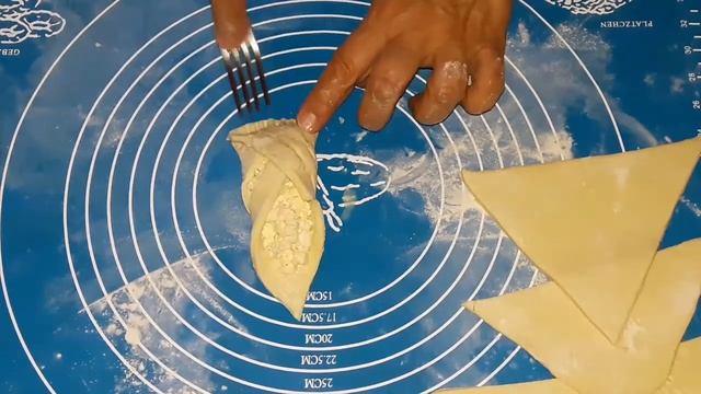 Слойки с яблоками и творогом! Вкусно, просто и бюджетно! смотреть онлайн