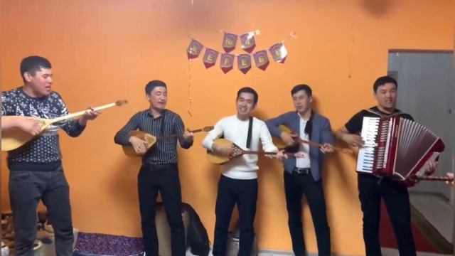 Ақтөбенің #МЫҚТЫ өнерпаздары #аккордеон домбырамен ән салды. #музыка #fypシ #рекомендации #живойзвук смотреть онлайн