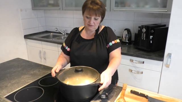 Куринное мясо с овощами в сливочно-луковом соусе смотреть онлайн