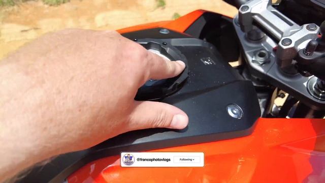 Suzuki V Strom 1050 XT SW Motech Daypack смотреть онлайн
