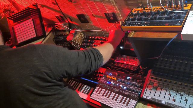 dj Wadada - Synth Jam 19.10.2020 [ Landing on Mars ] смотреть онлайн