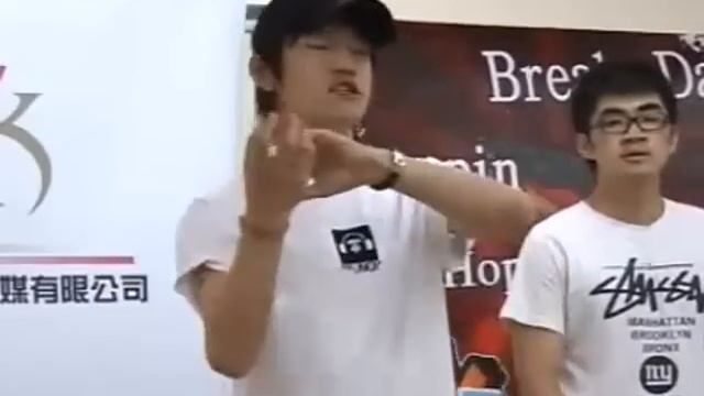 How To Do Strobing | Popping Tutorial смотреть онлайн