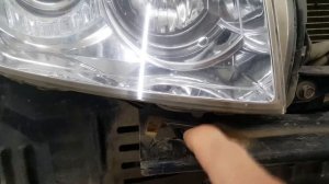Как снять передний бампер Митсубиси Паджеро 4