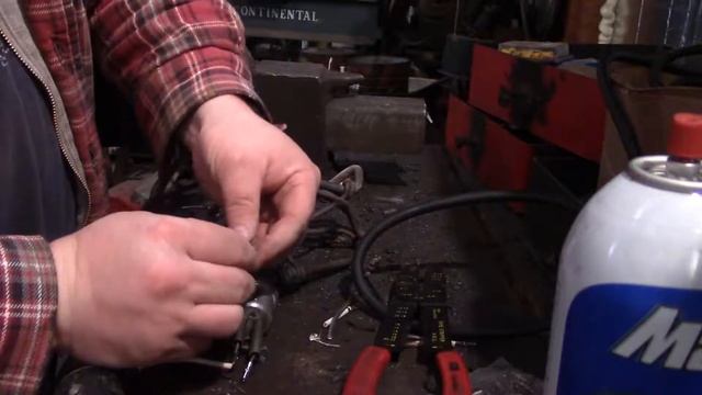 Electric Branding Iron Repair смотреть онлайн