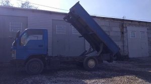 Гидравлический подъемник (кузнечик) для самосвала.