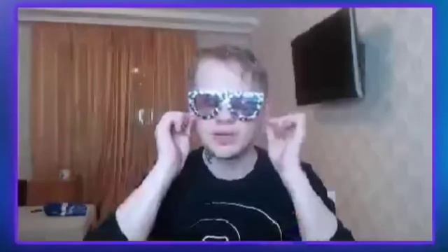 LIDA показывает как правильно разминать уши смотреть онлайн