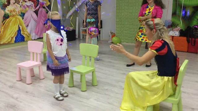 День Рождения в Киви Дэнс смотреть онлайн