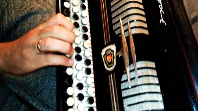 Ленинград - Любит наш народ Музыка на баяне смотреть онлайн