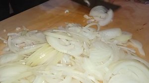 Нарезка лука на плов