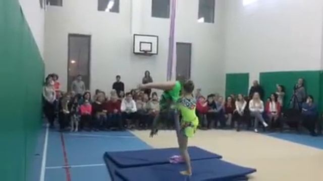 Парная воздушная Гимнастика на Полотнах смотреть онлайн