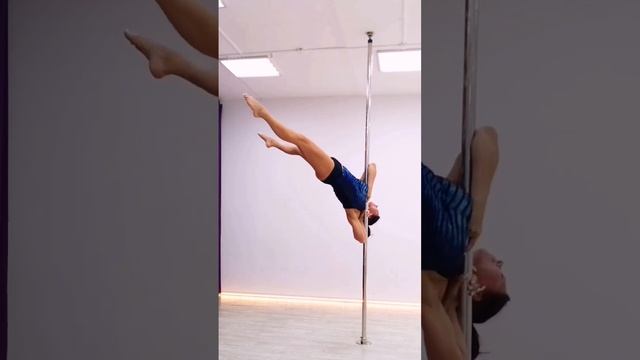 Pole-dance. Трюк "Флаг на предплечье" с опущенными ногами. смотреть онлайн