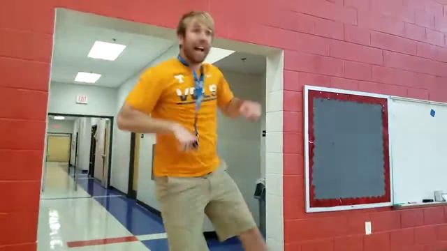 PE at home! The Git Up Kids dance смотреть онлайн