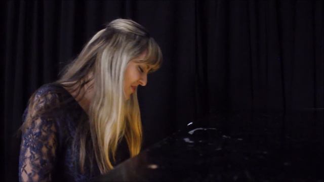 Eric Clapton - Change The World (Cover by Sarah Jones) смотреть онлайн