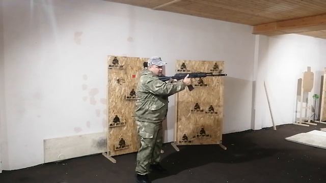 Смена плеча при стрельбе из автомата Калашникова смотреть онлайн