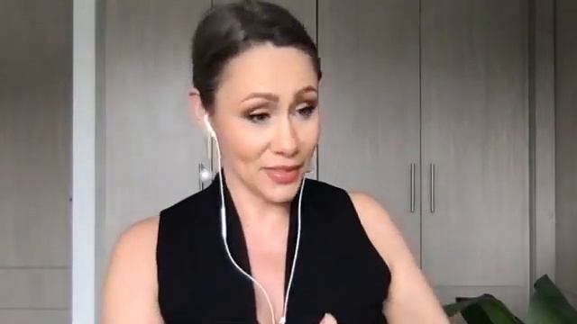 What Creates what you cannot change about money? смотреть онлайн