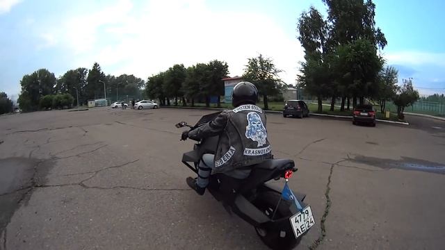 ПЕРВЫЙ РАЗ НА МОТОЦИКЛЕ | Kawasaki gpz 1000 RX | КАСТОМ СТЕЛС смотреть онлайн