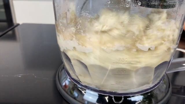 Густое тесто в насадке кухонный комбайн погружного блендера Braun смотреть онлайн