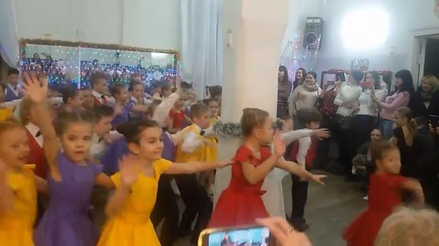 Заводной танец!!! смотреть онлайн