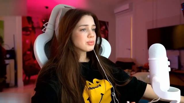 Акулич рассказала почему вчера плакала на стриме смотреть онлайн