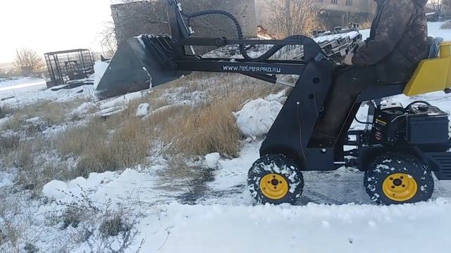 Тест мини погрузчика Helper 300 смотреть онлайн