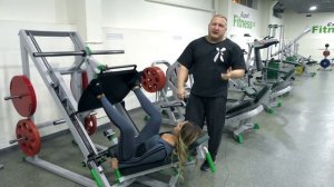 Как тренер должен проводить первое занятие в тренажёрном зале