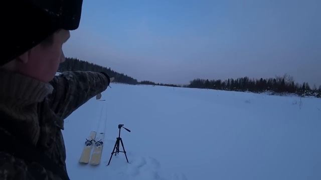 Как найти рыбу в глухозимье? Поход на лыжах. смотреть онлайн