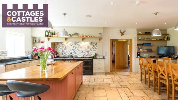 Picking the perfect Christmas cottage - tips | COTTAGES & CASTLES