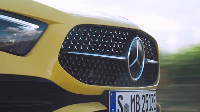 New Mercedes Benz A 250e 2023 - Hybrid A-Class Hatchback смотреть онлайн