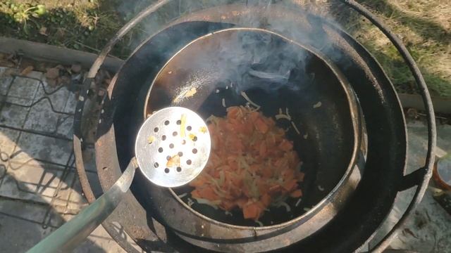 Картофель в чугуне. Как в деревне у бабушки.