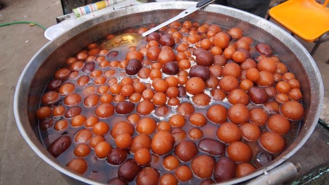 Pakistan MEAT FEAST! Street Food Tour Of Karachi Food Street