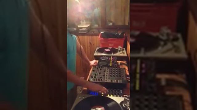 DeeFunk - Tony de Vit - The Dawn смотреть онлайн