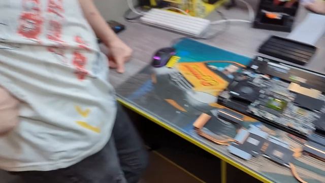 Нелегалы в ноутбуке? Жидкий металл от друга? Lenovo на XEON? RTX 2060 c Aliexpress ? смотреть онлайн