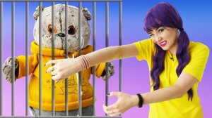 Новая кровать для Дымка. Шоу про мягкую игрушку кот Дымок. Видео для детей с игрушками