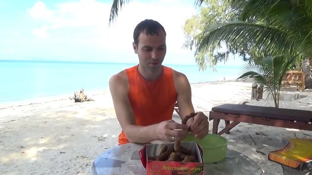 Пробуем сладкий тамаринд в Таиланде смотреть онлайн