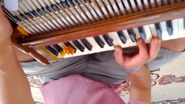 Аккорды гармошка киртан. Харе Кришна/Hare Krishna. Chords Maha mantra kirtan harmonium tutorial 3 смотреть онлайн