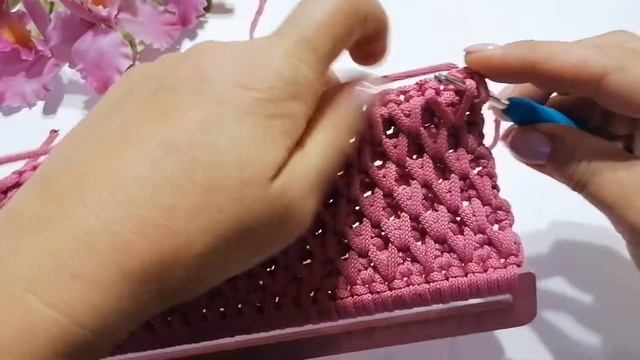 Мастер-класс сумочки с боковинами из полиэфирного шнура узором "Соты" смотреть онлайн