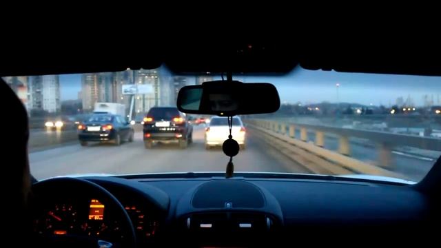 Девушки гоняют на Porshe Cayenne смотреть онлайн