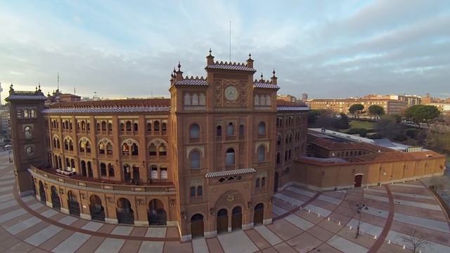 Plaza de toros de Las Ventas, vuelo de prueba DJI Phantom смотреть онлайн