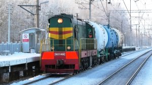 ЧМЭ3-4890 с вывозным поездом из 4-х цистерн следует через о.п. Михайловская