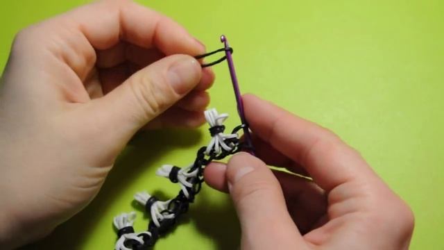 ❤Браслет из резинок. Паучки к Хеллоуину. ❤Happy Rainbow Loom. Как плести. Урок №271 смотреть онлайн