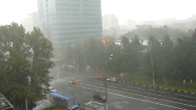 Ураган в Москве и его последствия смотреть онлайн