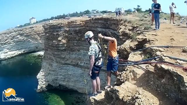Коля Мыс Фиолент прыжки с веревкой в Крыму с командой Скайлайн смотреть онлайн