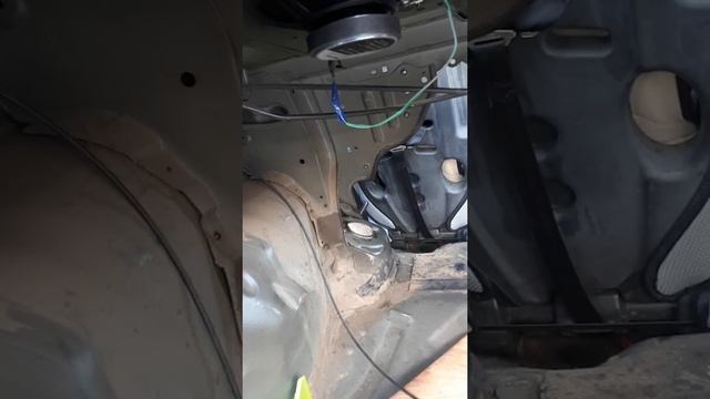 замена задних амортизаторов цефиро а 32 ниссан смотреть онлайн