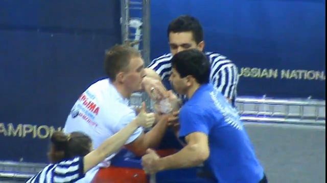 Первенство РОССИИ 2016 по АРМРЕСТЛИНГУ (Юниоры 18лет Кат. 70кг.) смотреть онлайн