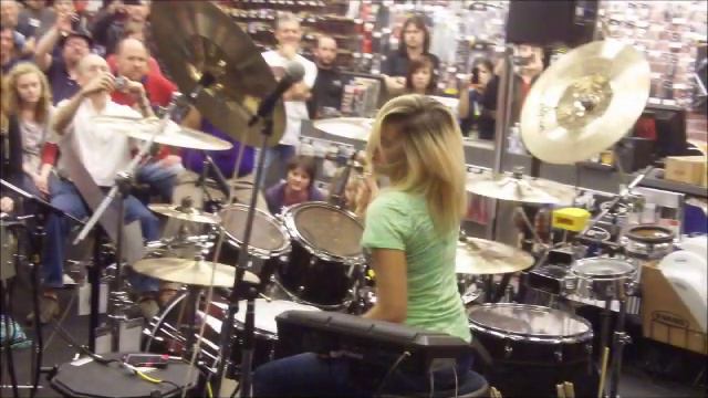 Hannah Ford - Peace Love & Drums - Guitar Center Texas Tour смотреть онлайн